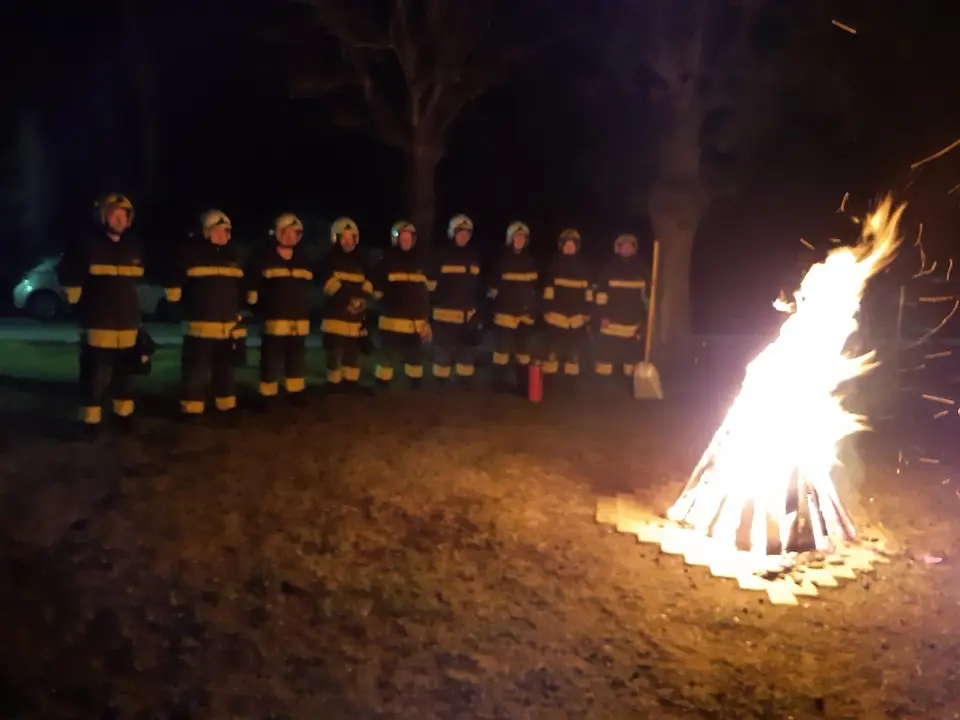 Osterfeuer – Foto 2 von 2