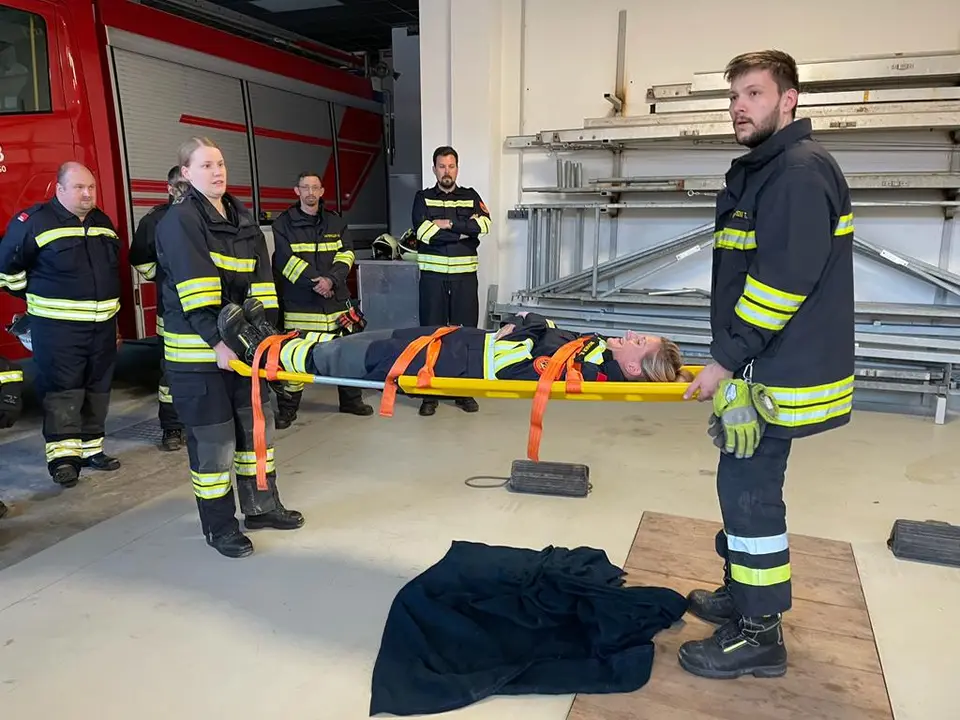 Übung feuerwehrmedizinischer Dienst – Foto 2 von 4