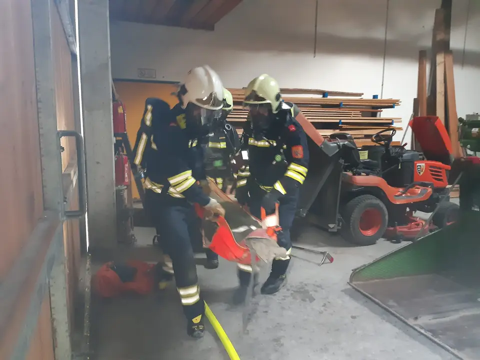 Brandeinsatzübung am Wirtschaftshof – Foto 2 von 5