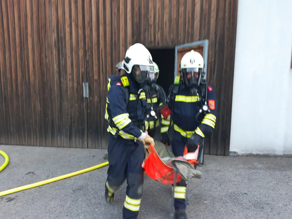 Brandeinsatzübung am Wirtschaftshof – Foto 3 von 5