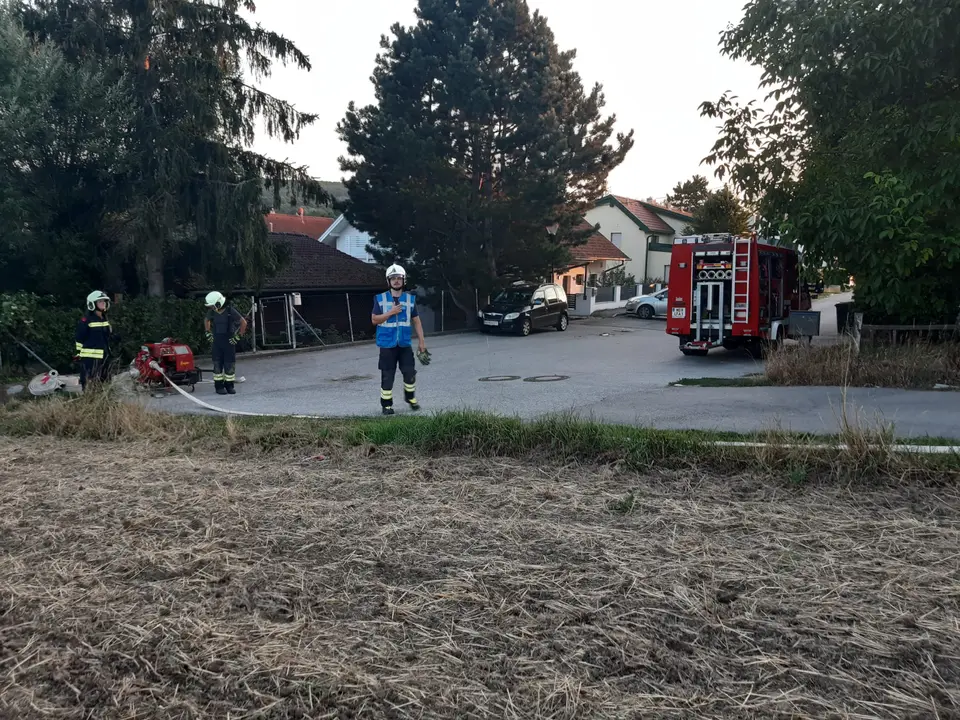 Übung Löschwasserförderung – Foto 3 von 4