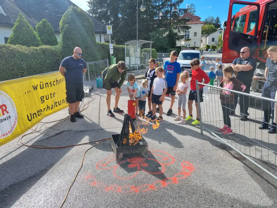 Ehrungen bei Dorffest – Foto 2 von 2