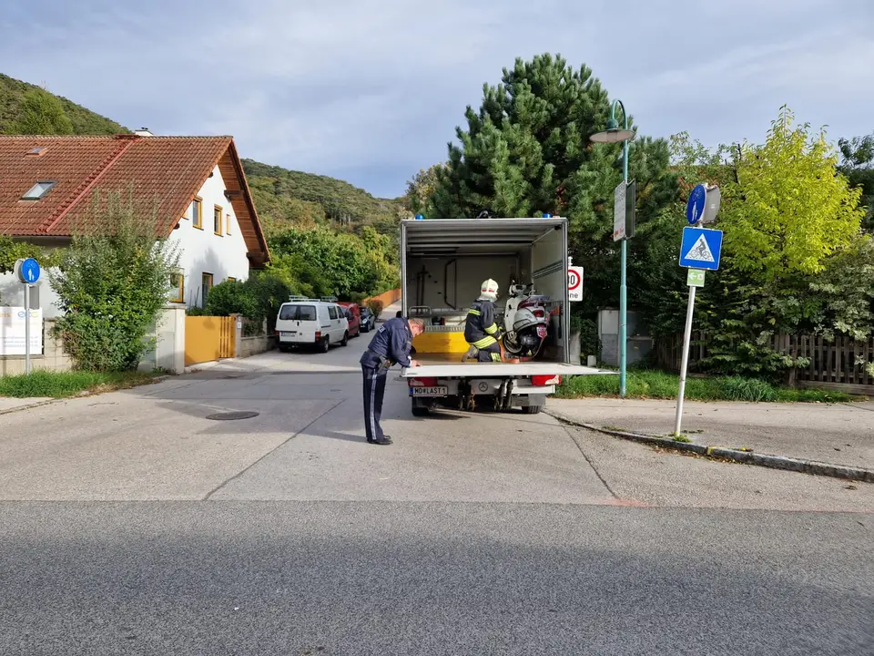 Verkehrsunfall Moped gegen PKW – Foto 3 von 3
