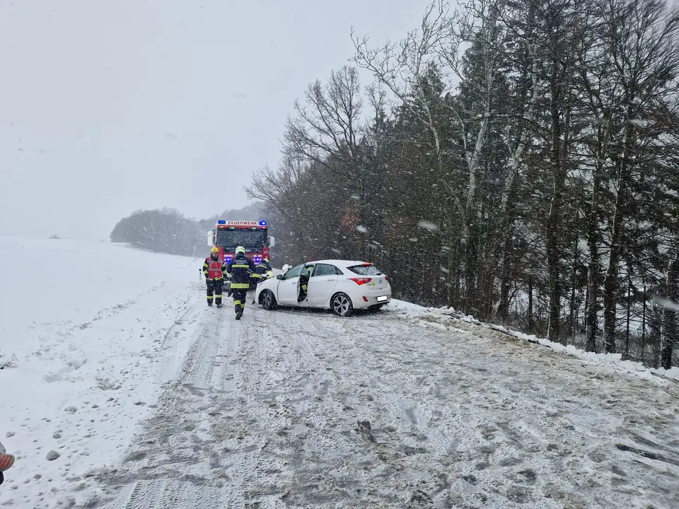 Fahrzeugbergung auf der L4010 – Foto 4 von 4