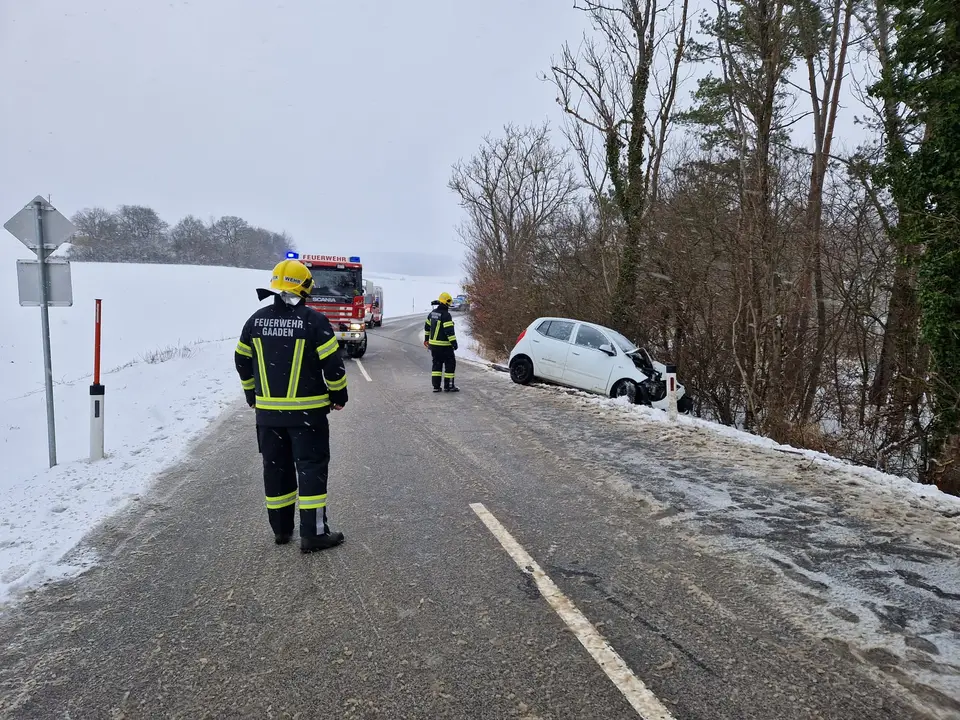 Fahrzeugbergung auf der L4010 – Foto 4 von 6