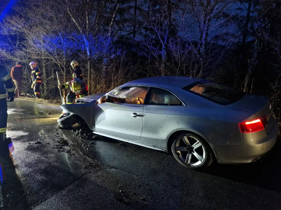 Fahrzeugbergung auf der L4010 – Foto 6 von 6