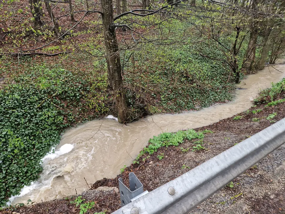 Straße unter Wasser – Foto 2 von 5