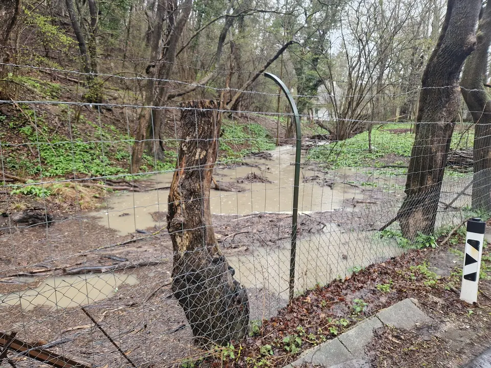 Straße unter Wasser – Foto 1 von 5