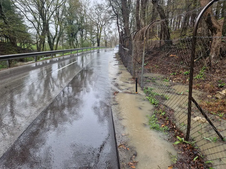 Straße unter Wasser – Foto 3 von 5