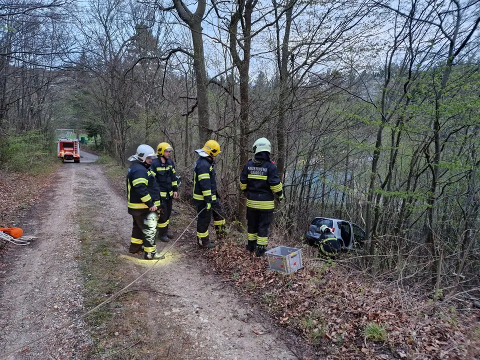 Übung Fahrzeugbergung – Foto 3 von 5