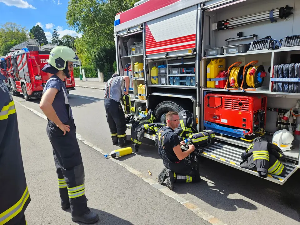 Wohnhausbrand in Hinterbrühl – Foto 2 von 2