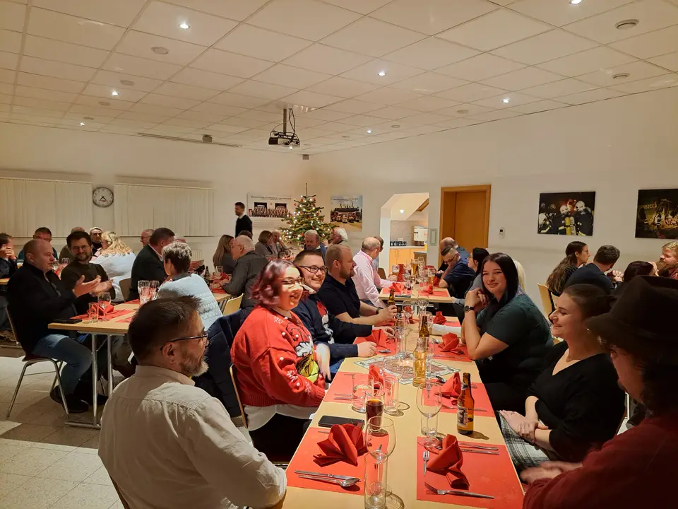 Weihnachtsfeier – Foto 3 von 6