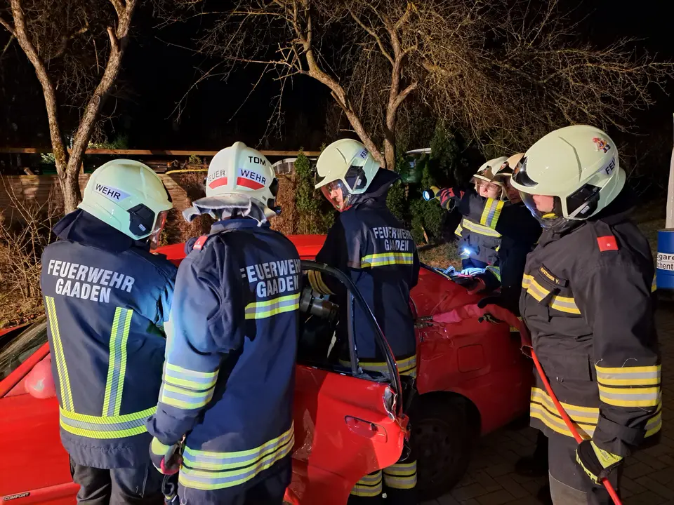 Übung „Menschenrettung aus Fahrzeugen“ – Foto 10 von 13