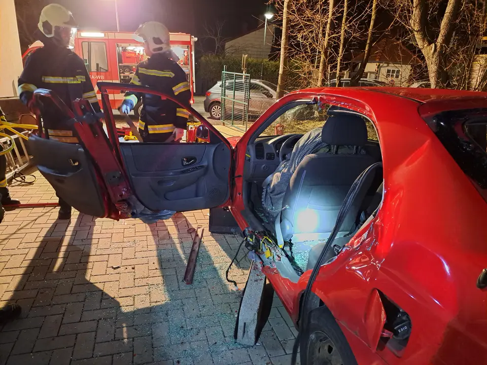 Übung „Menschenrettung aus Fahrzeugen“ – Foto 11 von 13