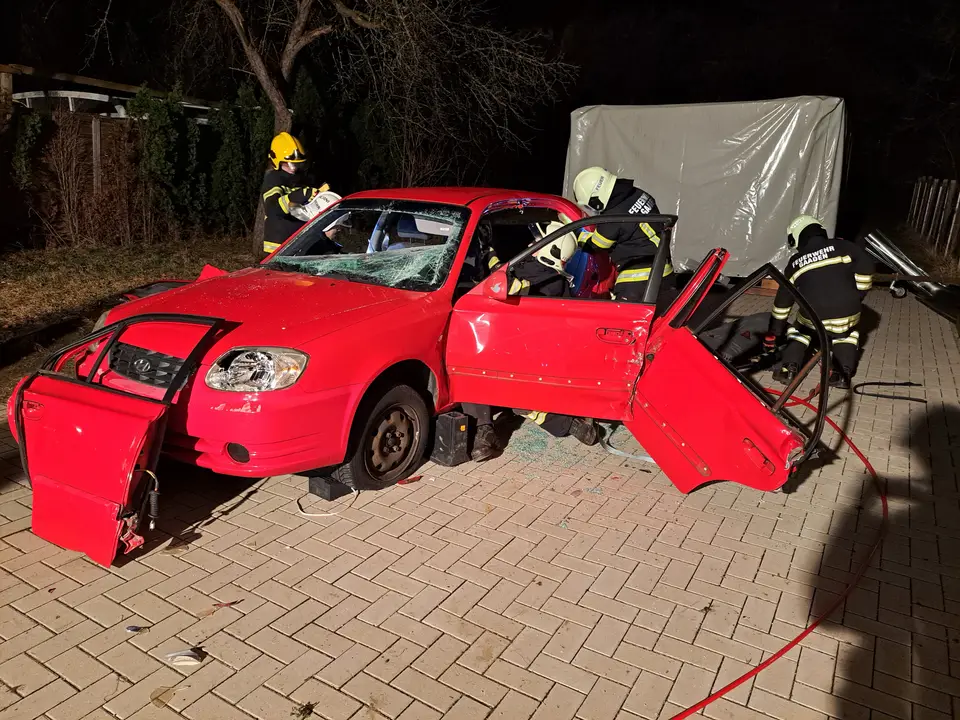 Übung „Menschenrettung aus Fahrzeugen“ – Foto 13 von 13