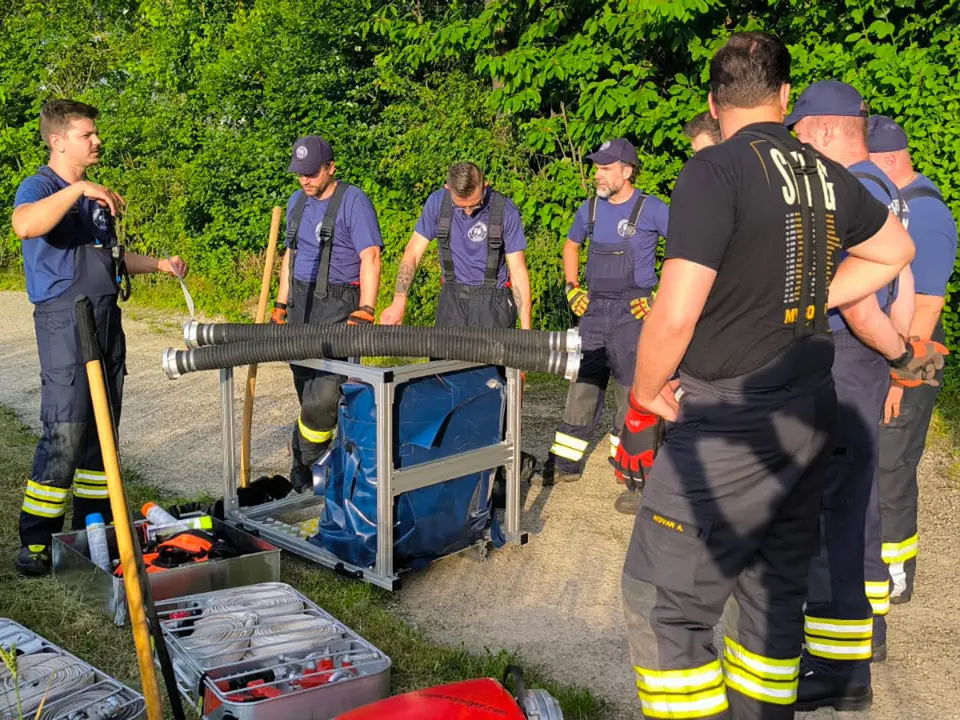 Übung Waldbrandausrüstung – Foto 1 von 7