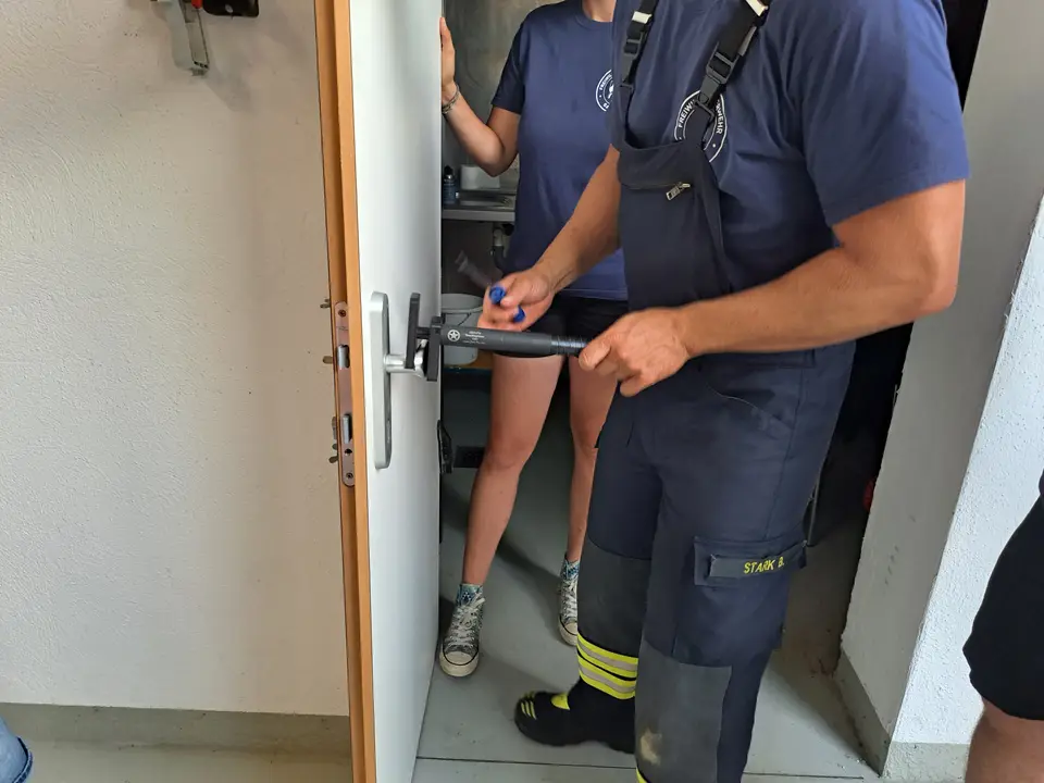 Übung Türöffnung – Foto 3 von 4