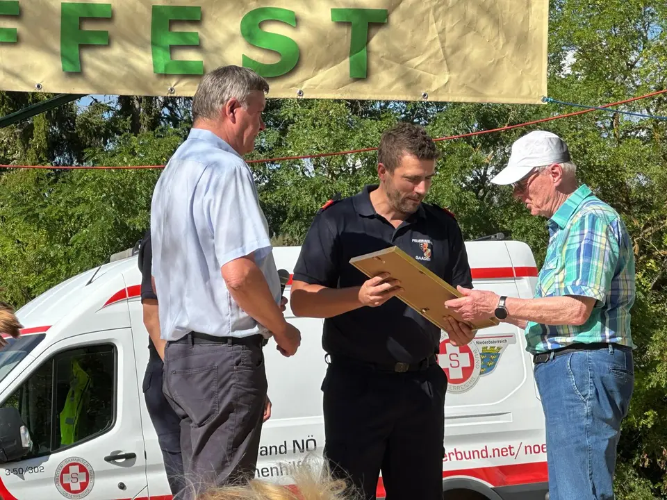 Ehrungen bei Dorffest – Foto 1 von 5