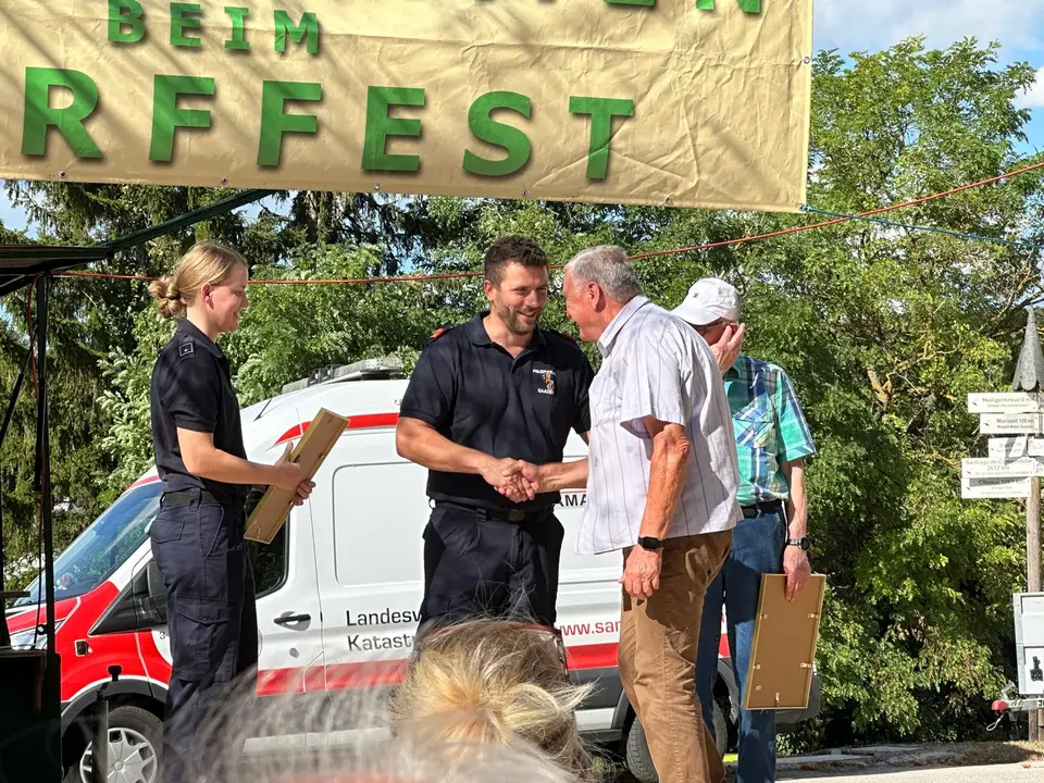 Ehrungen bei Dorffest – Foto 2 von 5