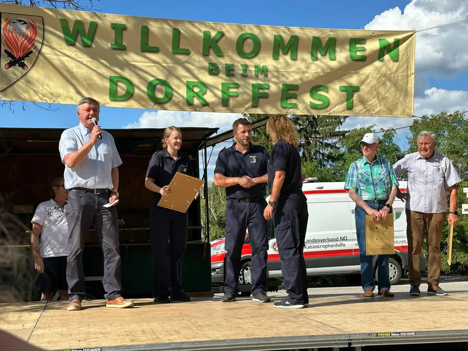 Ehrungen bei Dorffest – Foto 3 von 5