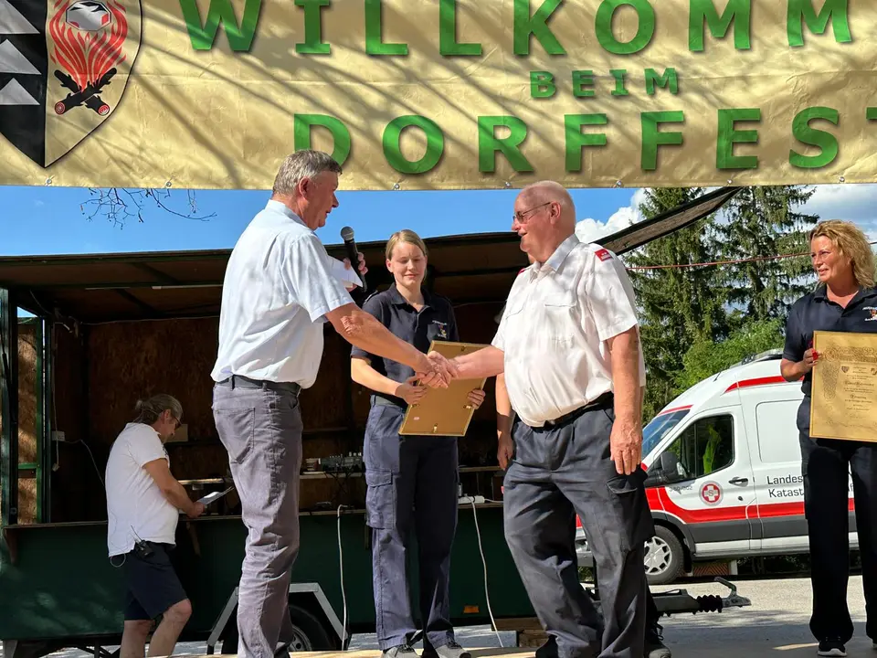 Ehrungen bei Dorffest – Foto 4 von 5