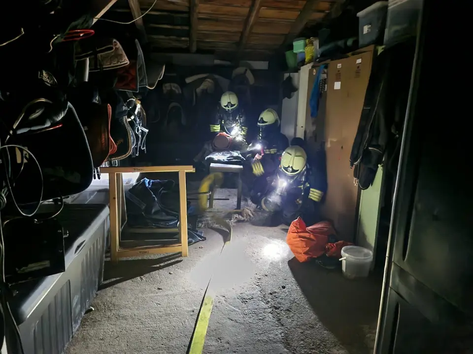 Brandeinsatzübung beim Reitstall – Foto 3 von 6