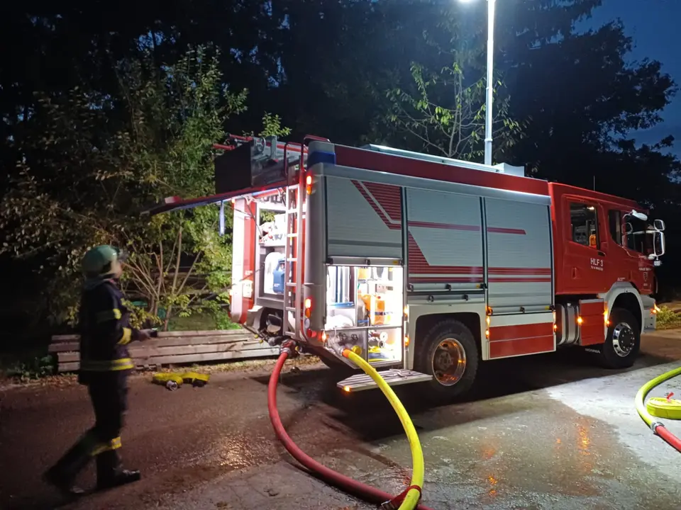 Brandeinsatzübung beim Reitstall – Foto 5 von 6