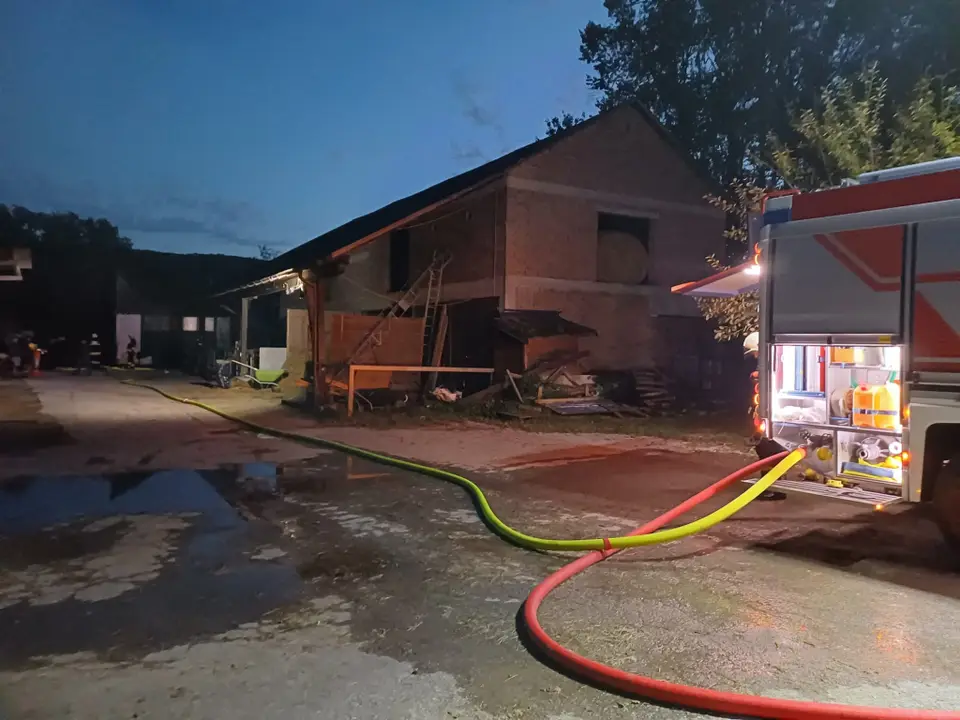 Brandeinsatzübung beim Reitstall – Foto 6 von 6