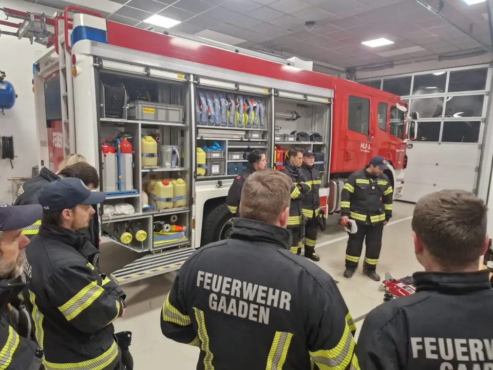 Übung Hebemittel im Feuerwehrdienst – Foto 2 von 6