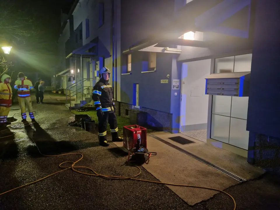 Brand in Keller einer Wohnhausanlage – Foto 2 von 7