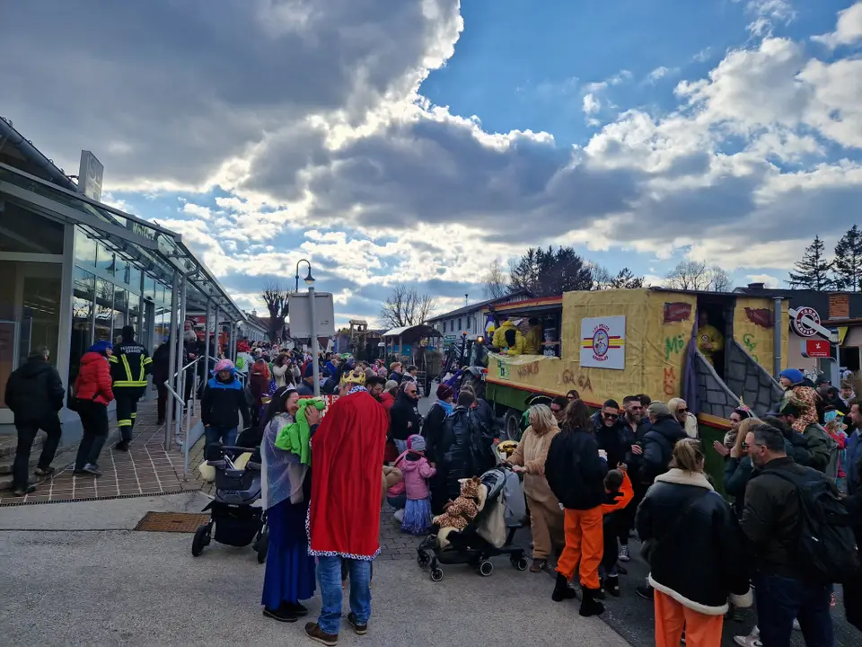 Faschingsumzug – Foto 2 von 5