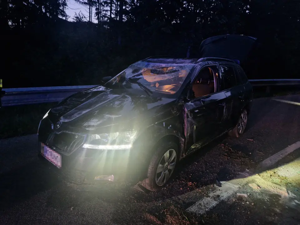 PKW-Überschlag auf der L4010 – Foto 3 von 5
