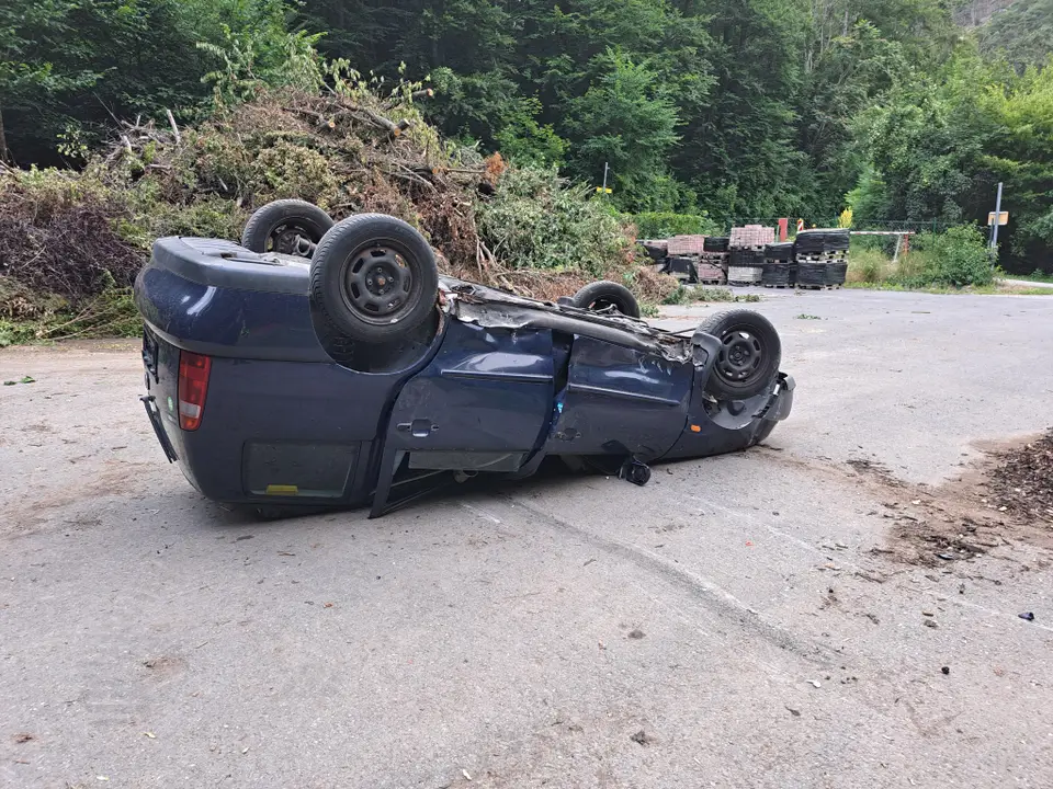Übung Menschenrettung aus KFZ – Foto 1 von 7