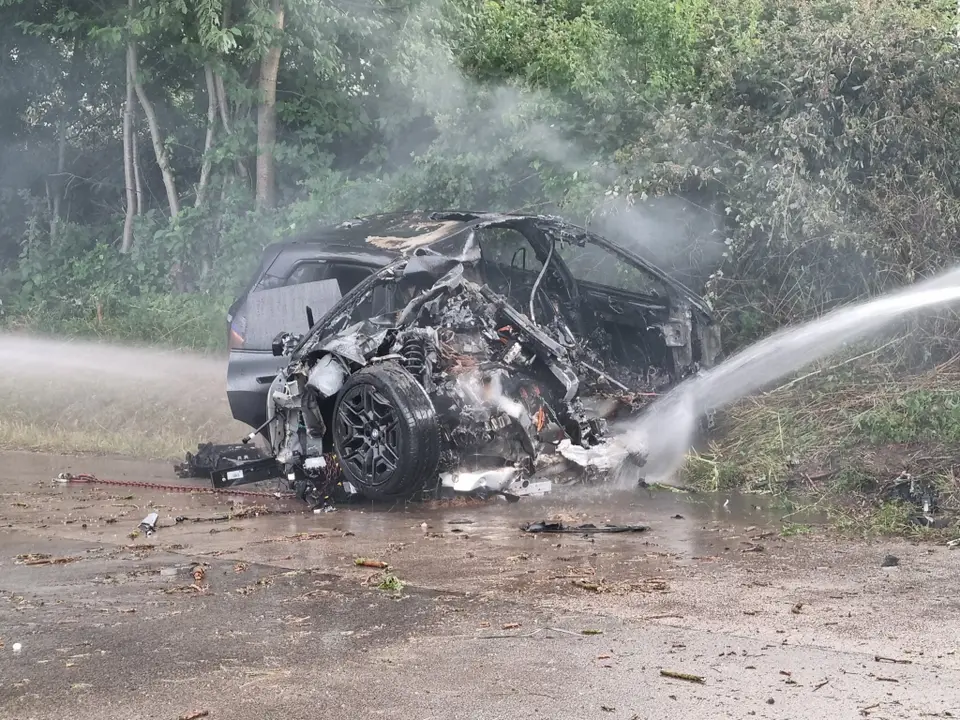 Schwerer Verkehrsunfall mit vier verletzten Personen – Foto 5 von 14