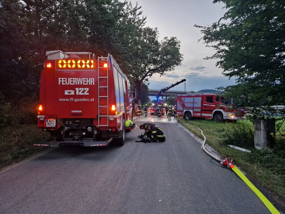 Schwerer Verkehrsunfall mit vier verletzten Personen – Foto 8 von 14
