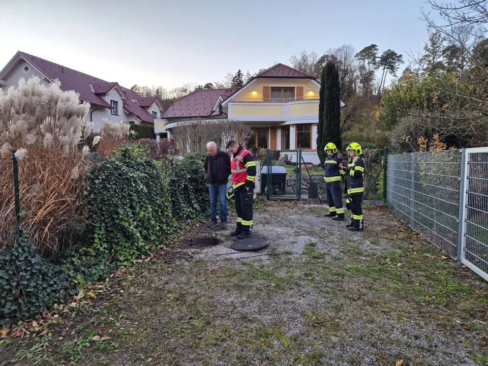 Abwasserschacht droht überzulaufen – Foto 2 von 2