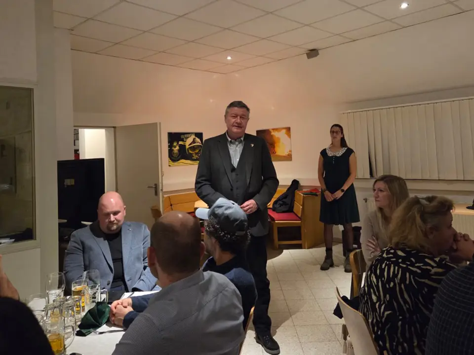 Weihnachtsfeier – Foto 2 von 2
