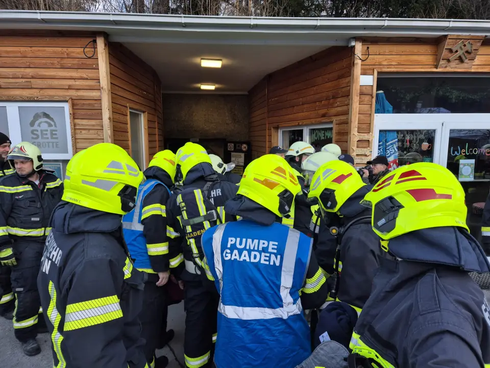 Brand in Seegrotte Hinterbrühl – Foto 3 von 8