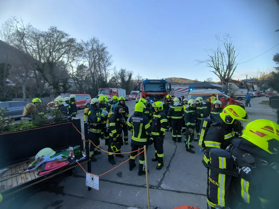 Brand in Seegrotte Hinterbrühl – Foto 2 von 8
