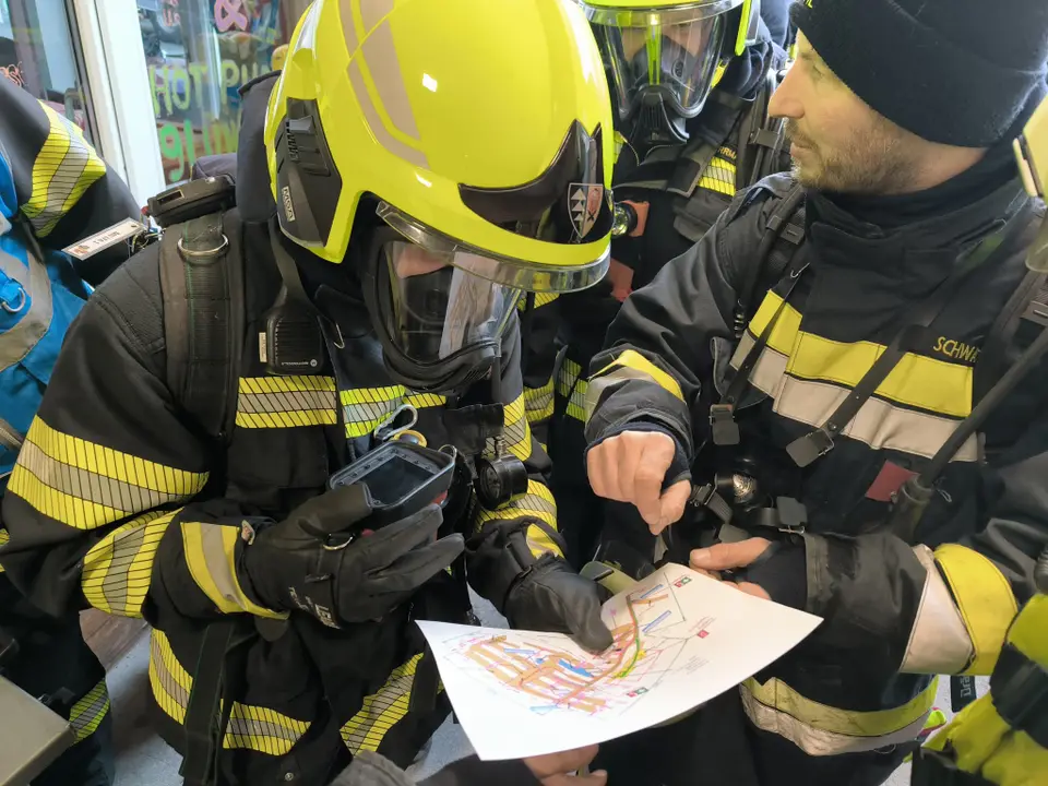Brand in Seegrotte Hinterbrühl – Foto 6 von 8