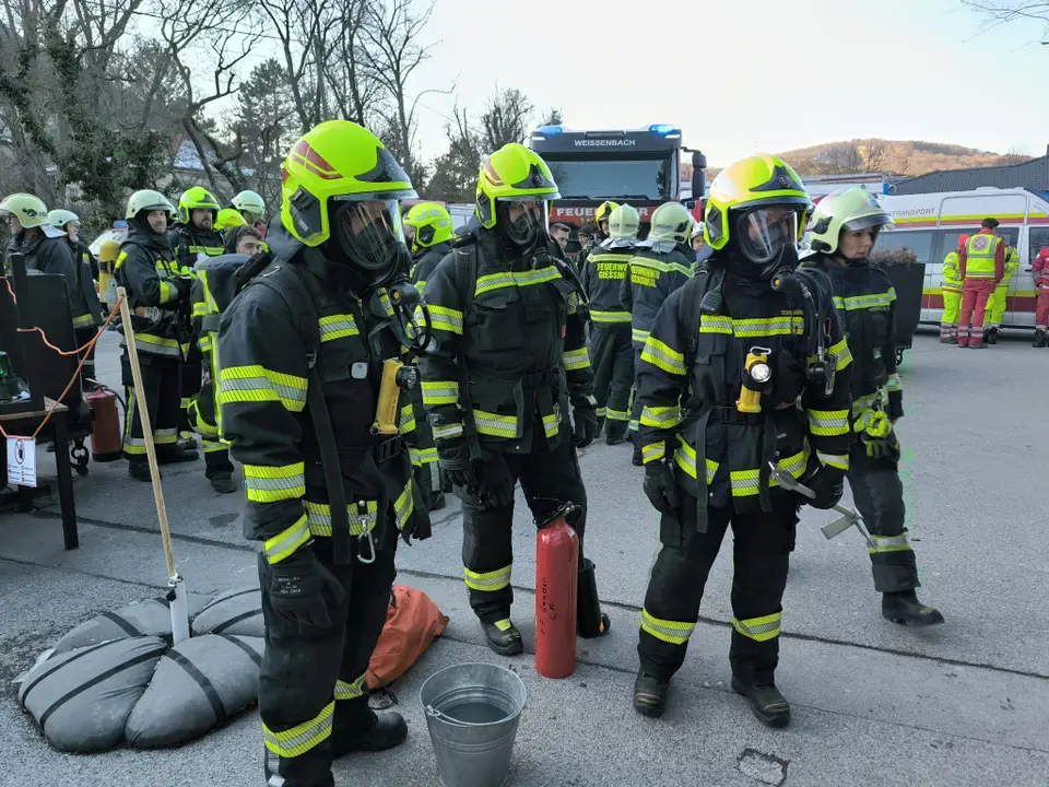Brand in Seegrotte Hinterbrühl – Foto 4 von 8