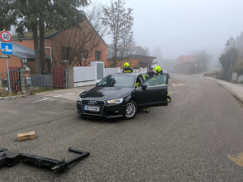 Fahrzeugbergung nach Verkehrsunfall – Foto 1 von 2