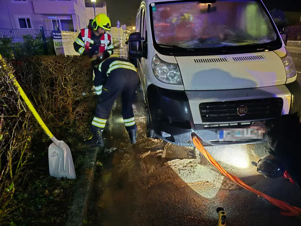 Ölspur nach Fahrzeugpanne – Foto 1 von 1