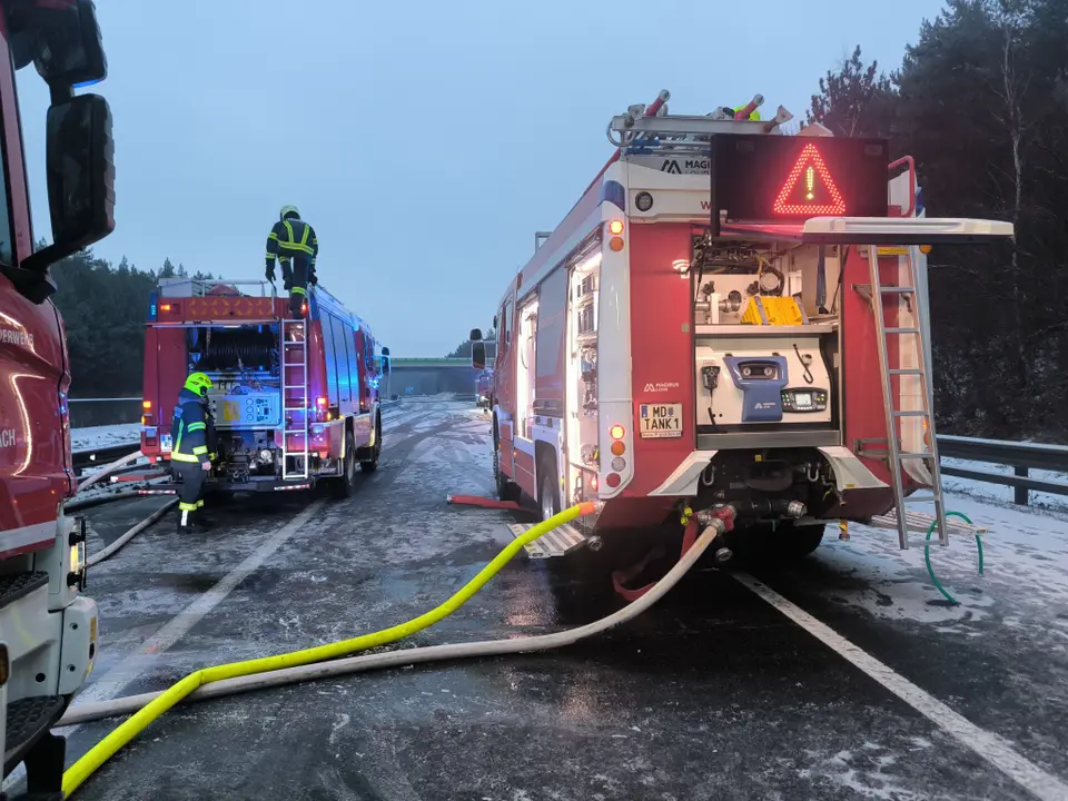 LKW-Brand auf der A21 – Foto 6 von 7