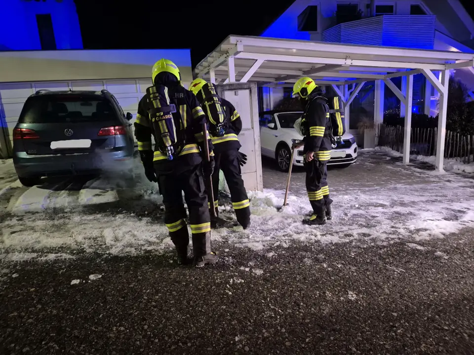 Nächtlicher Müllbehälterbrand – Foto 2 von 3