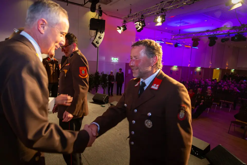 Ehrungen bei Bezirksfeuerwehrtag – Foto 2 von 2