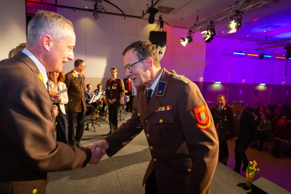 Ehrungen bei Bezirksfeuerwehrtag – Foto 1 von 2