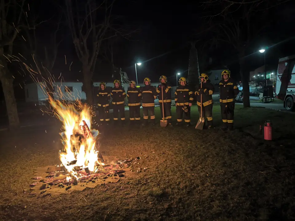 Osterfeuer – Foto 1 von 2