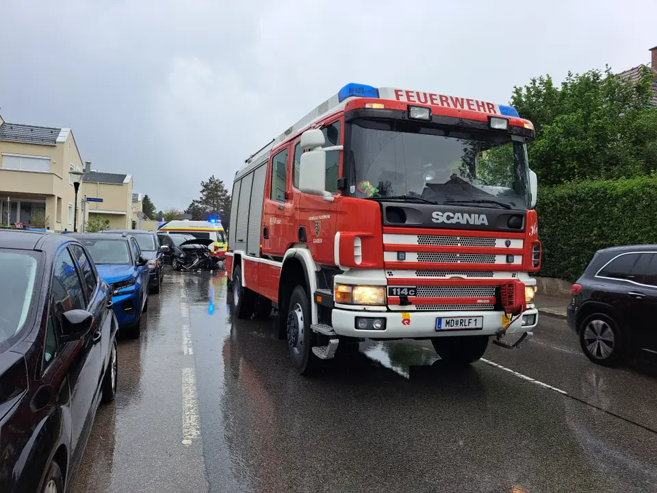 Verkehrsunfall auf der Haupstraße – Foto 3 von 3