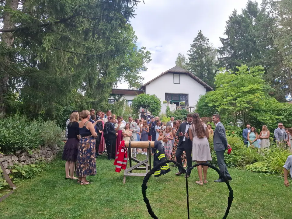 Feuerwehrhochzeit von Nikolaus und Judith – Foto 1 von 5